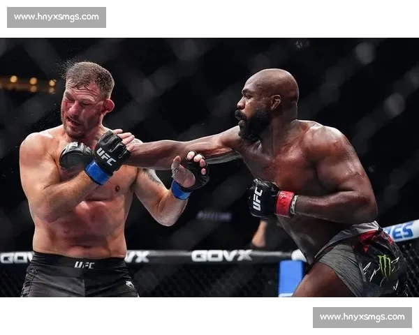 乔恩琼斯挑战科米尔争夺UFC214冠军之战精彩回顾